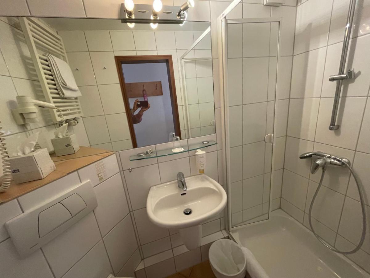 Hotel Ebnet Mutterstadt Extérieur photo