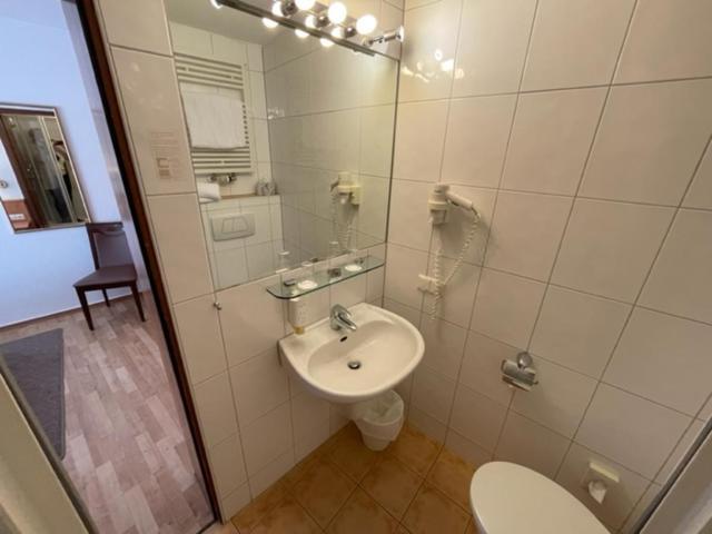 Hotel Ebnet Mutterstadt Extérieur photo